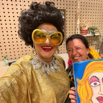 The Fabulous Wonder Mama, painting and walking tours teacher